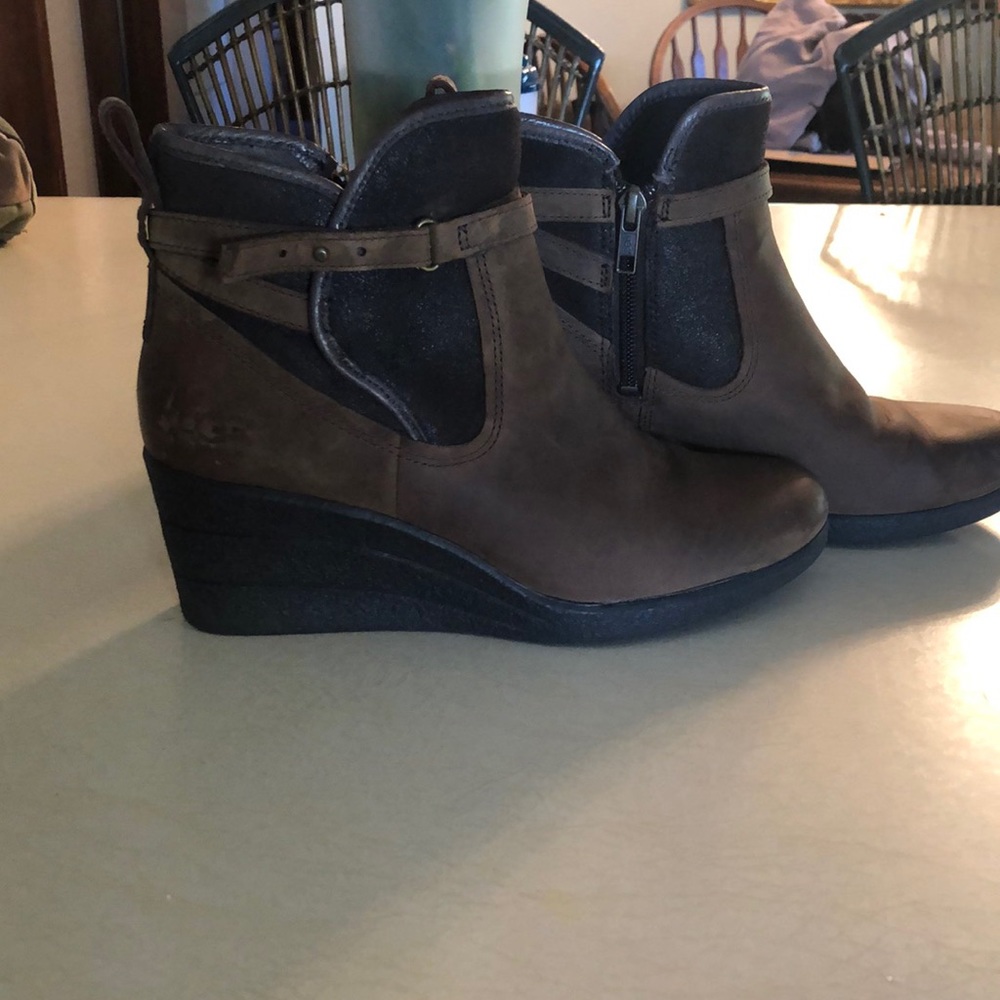 Ugg Wedge  Ankle  Boots